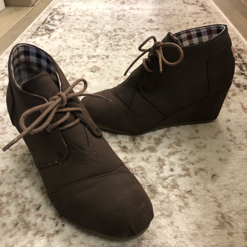 Toms inspired brown lace up wedge shoe